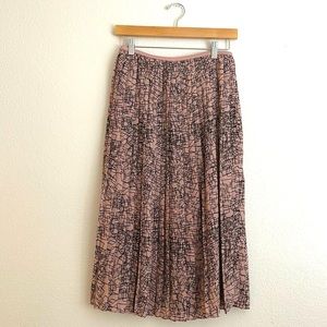 Pleated skirt